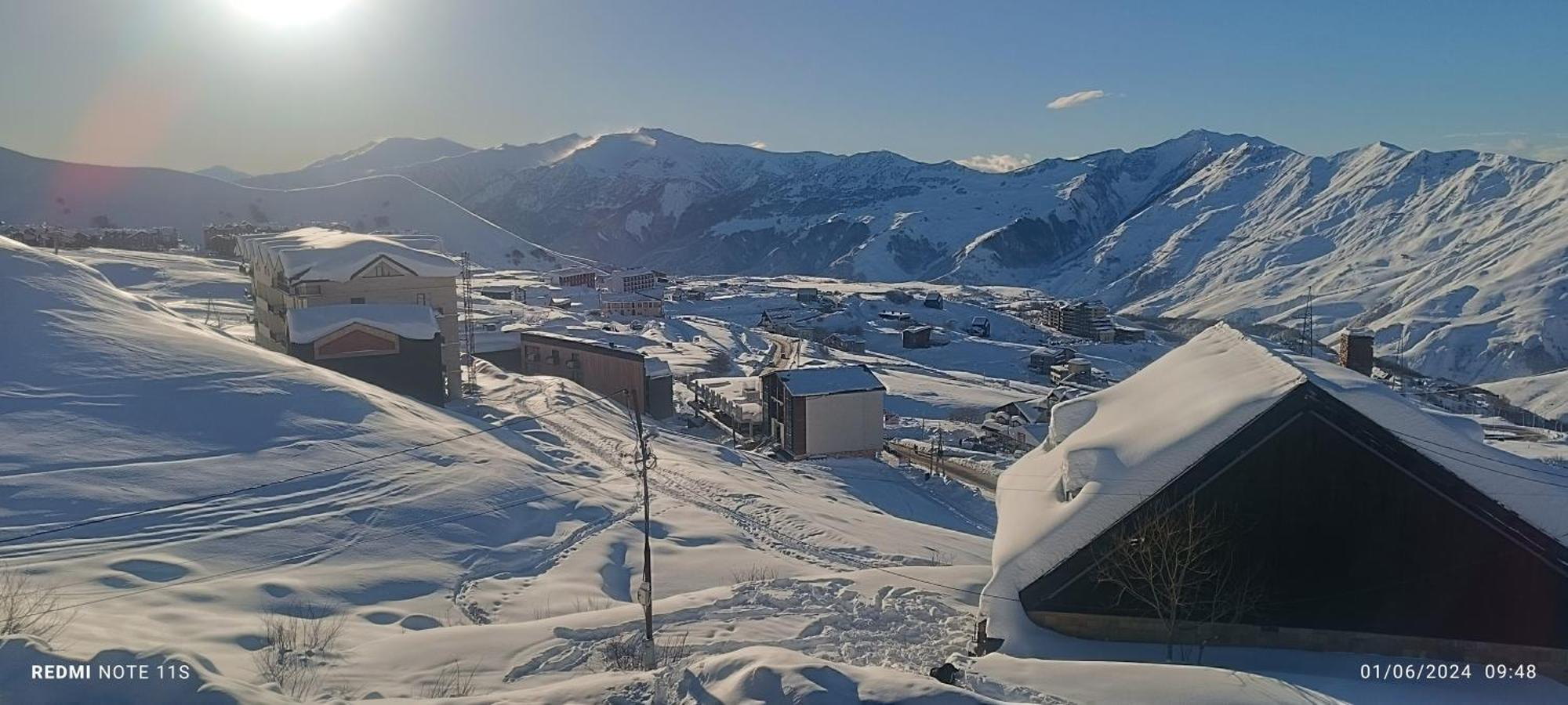 New Shino Gudauri Hotell Eksteriør bilde